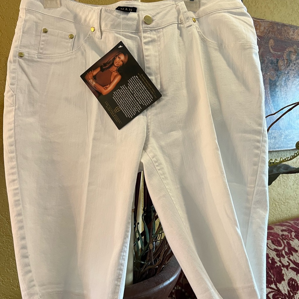 Imán Global Chic line, white short jean, size 14.